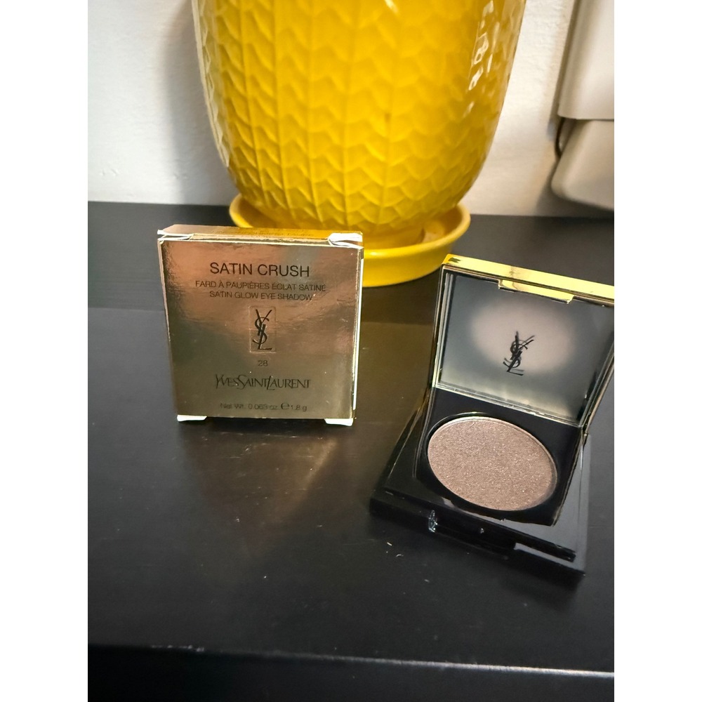 YSL Yves Saint Laurent Satin Crush Mono Eyeshadow 28 Unconforming Taupe New Box